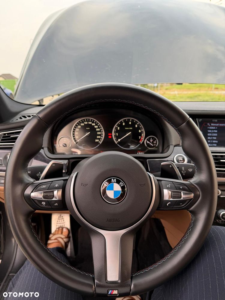 BMW Seria 7 750i xDrive - 20