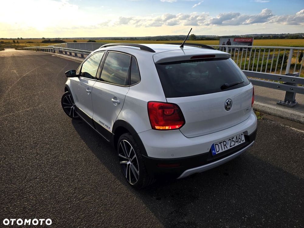 Volkswagen Polo 1.2 TSI Cross Urban White - 2