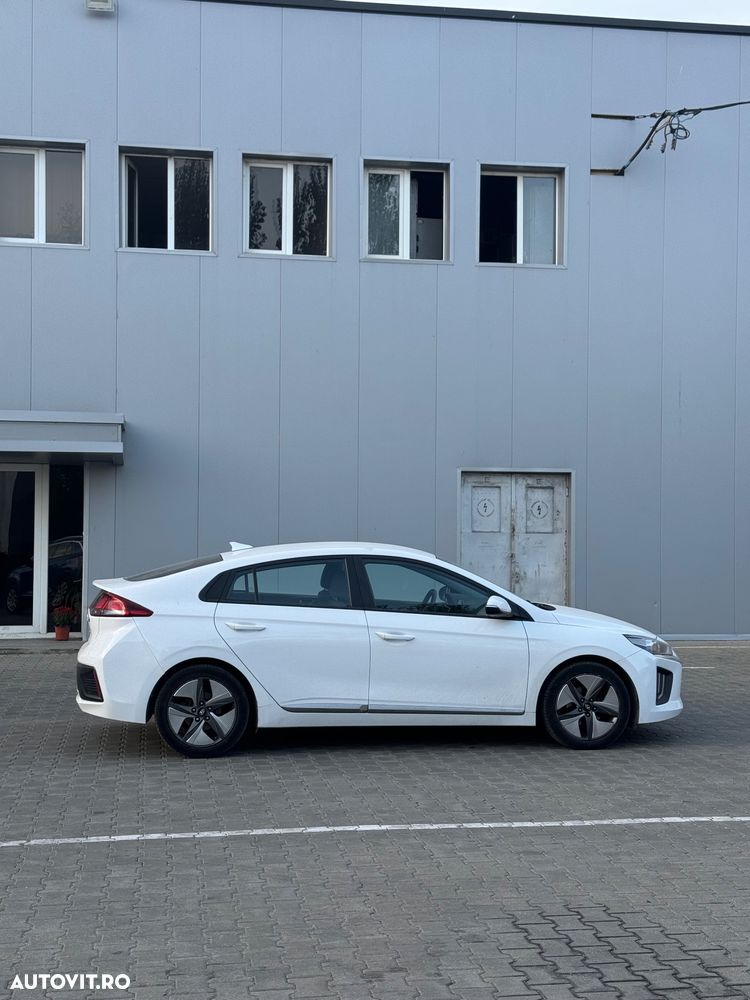 Hyundai IONIQ - 9