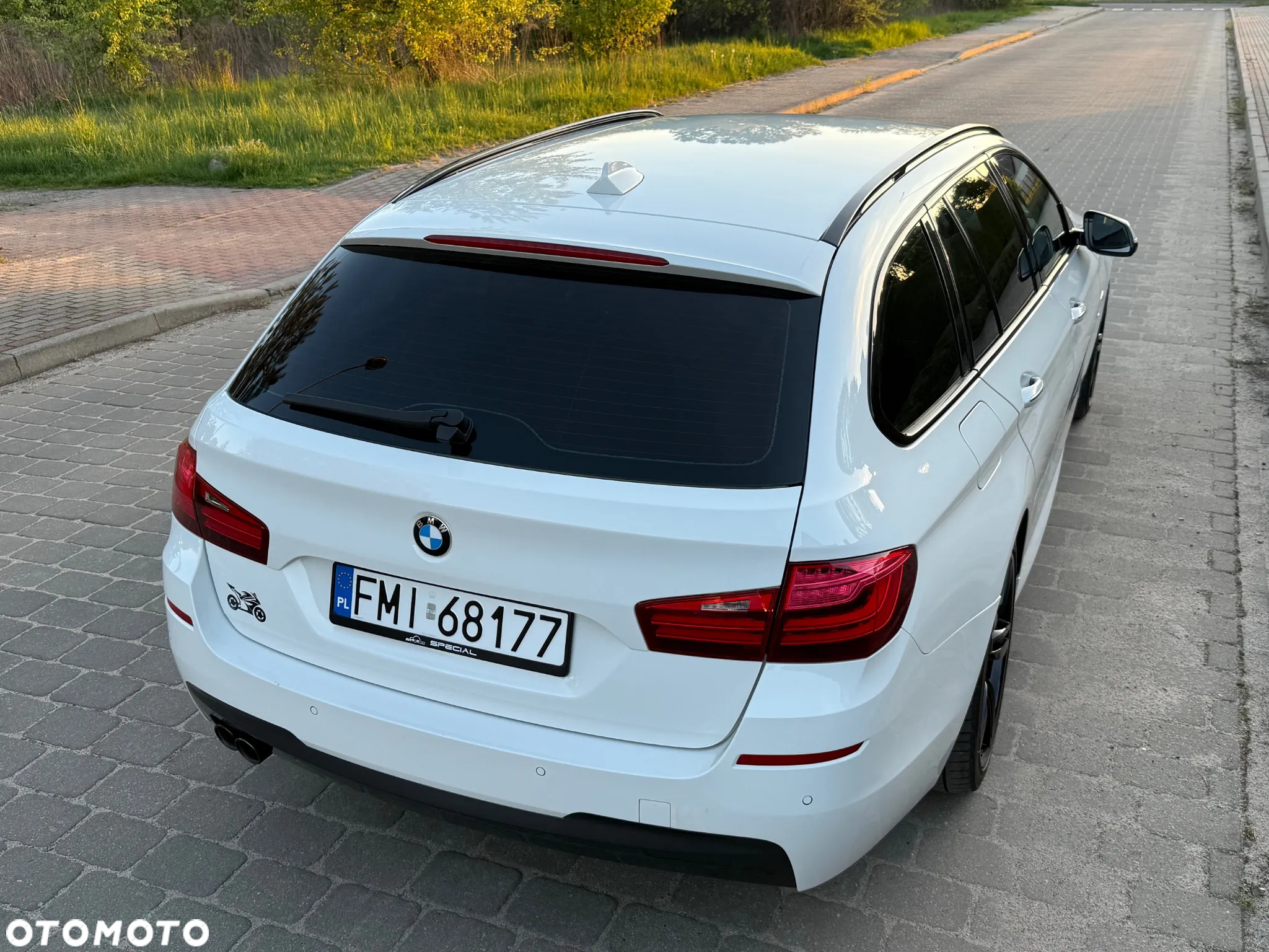 BMW Seria 5 530d xDrive Touring Sport-Aut - 9