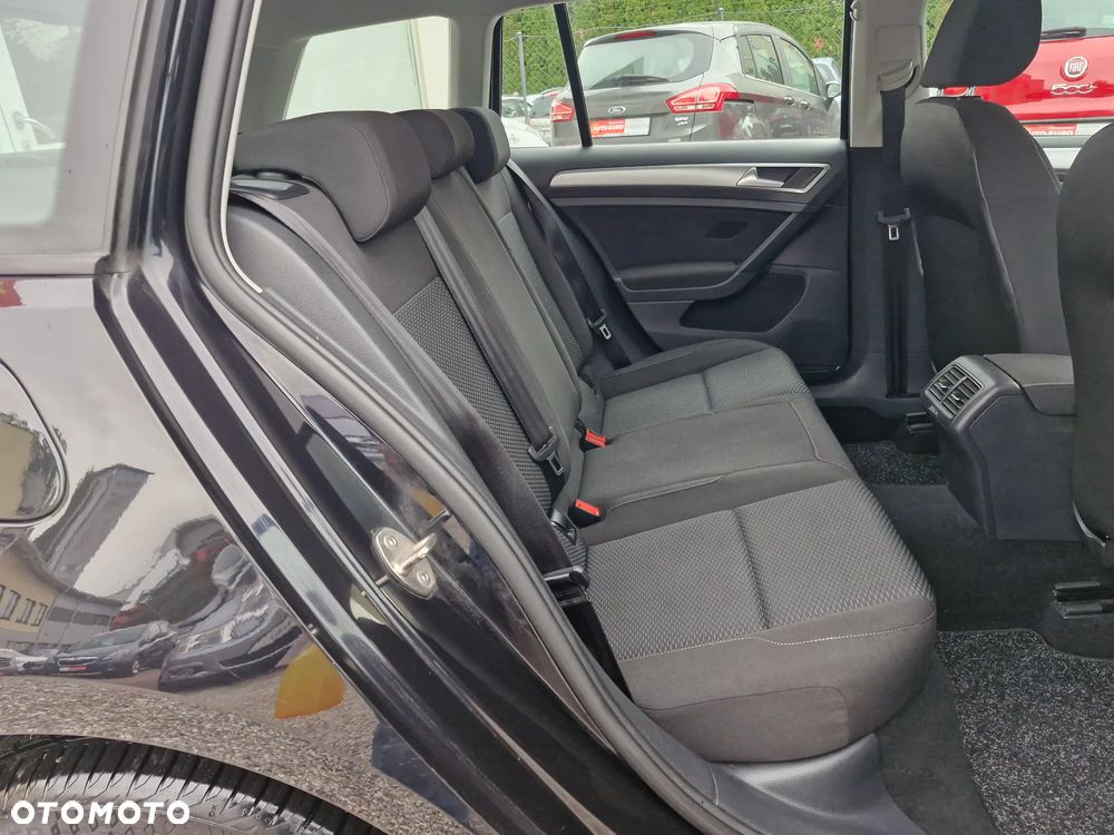 Volkswagen Golf - 21