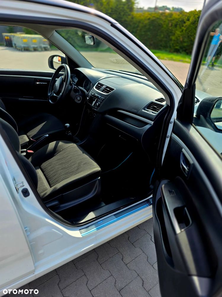 Suzuki Swift 1.3 Black and White - 9