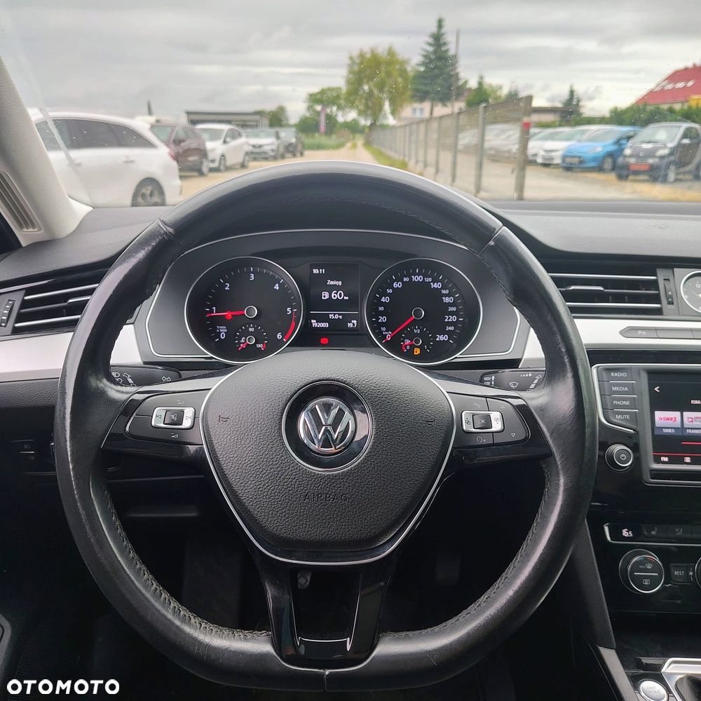 Volkswagen Passat 2.0 TDI BMT Comfortline - 11