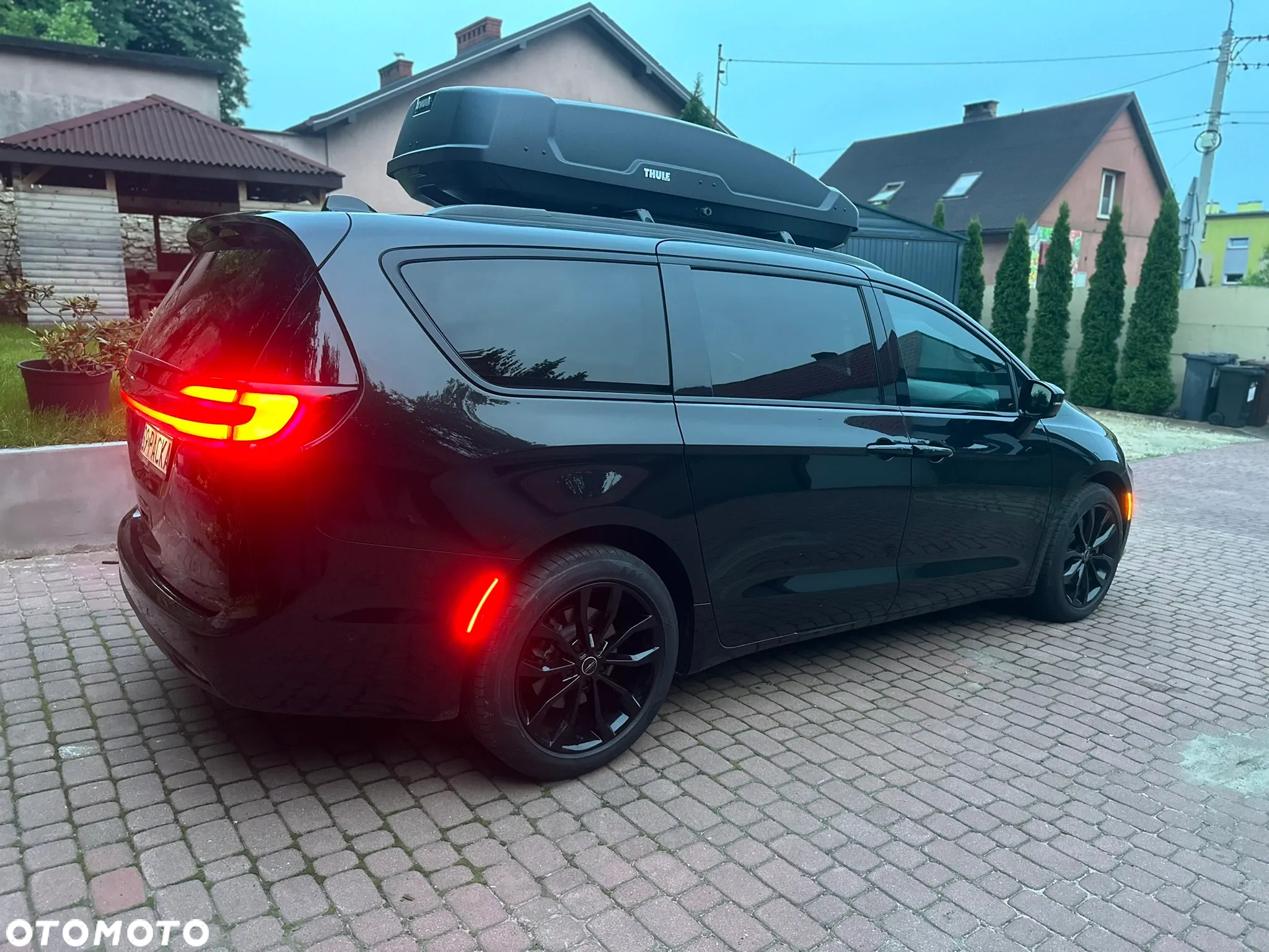 Chrysler Pacifica - 16