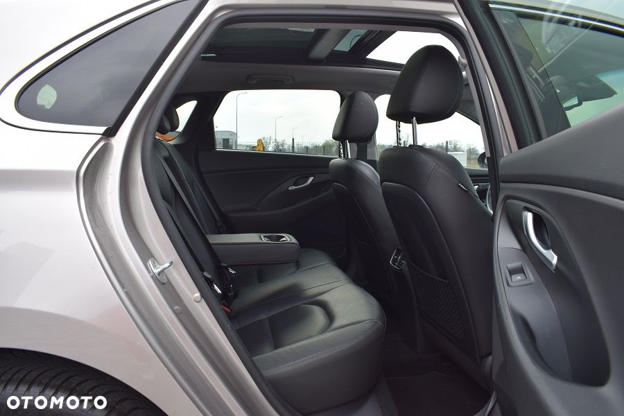 Hyundai i30 1.4 T-GDI DCT Passion Plus - 11