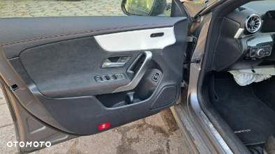 Mercedes-Benz CLA 250 e 8G-DCT AMG Line - 24