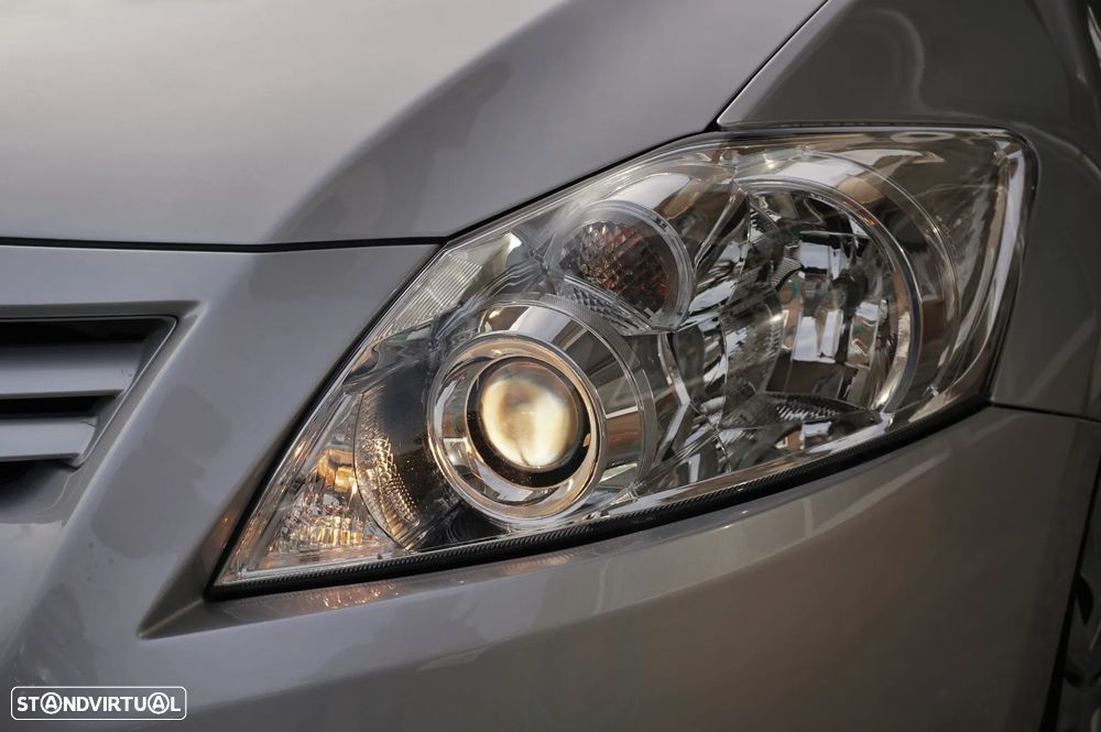 Toyota Auris 1.33 VVT-i Life+ - 33