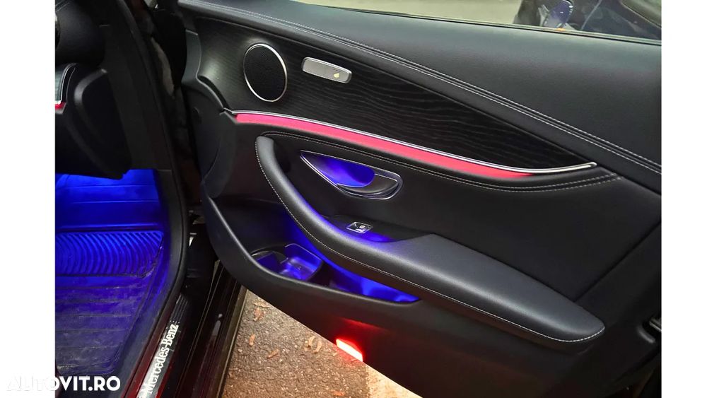 Mercedes-Benz E - 12