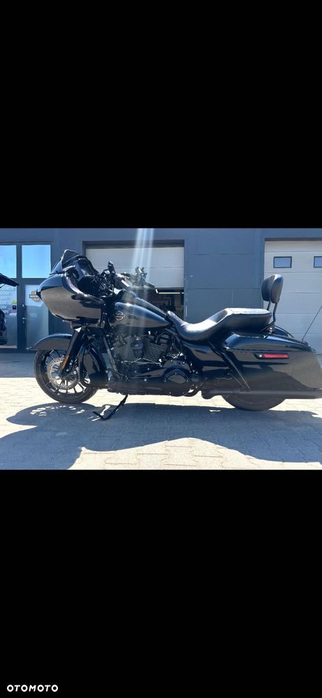 Harley-Davidson Touring Road Glide - 2