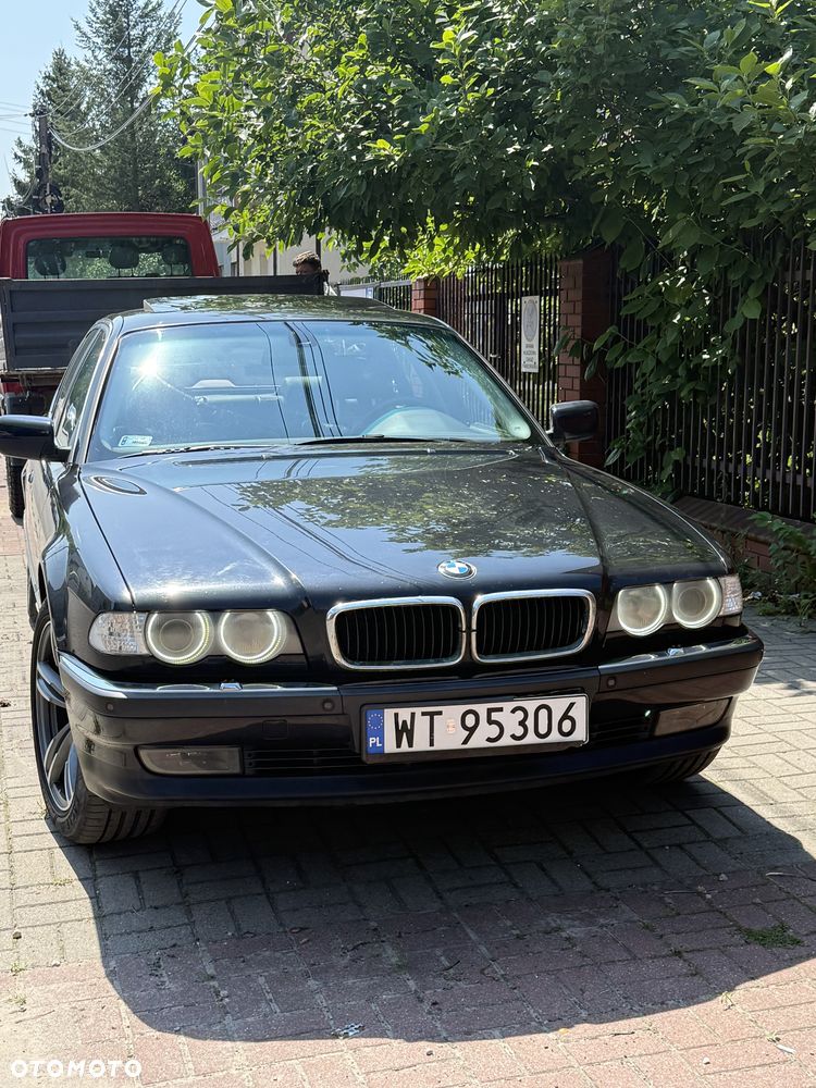 BMW Seria 7 740i - 1