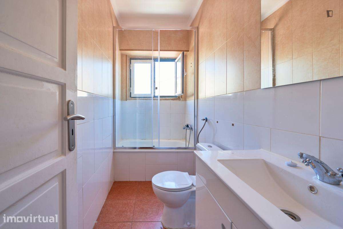 Quarto - localizado em Amadora Lisbon - Grande imagem: 2/27