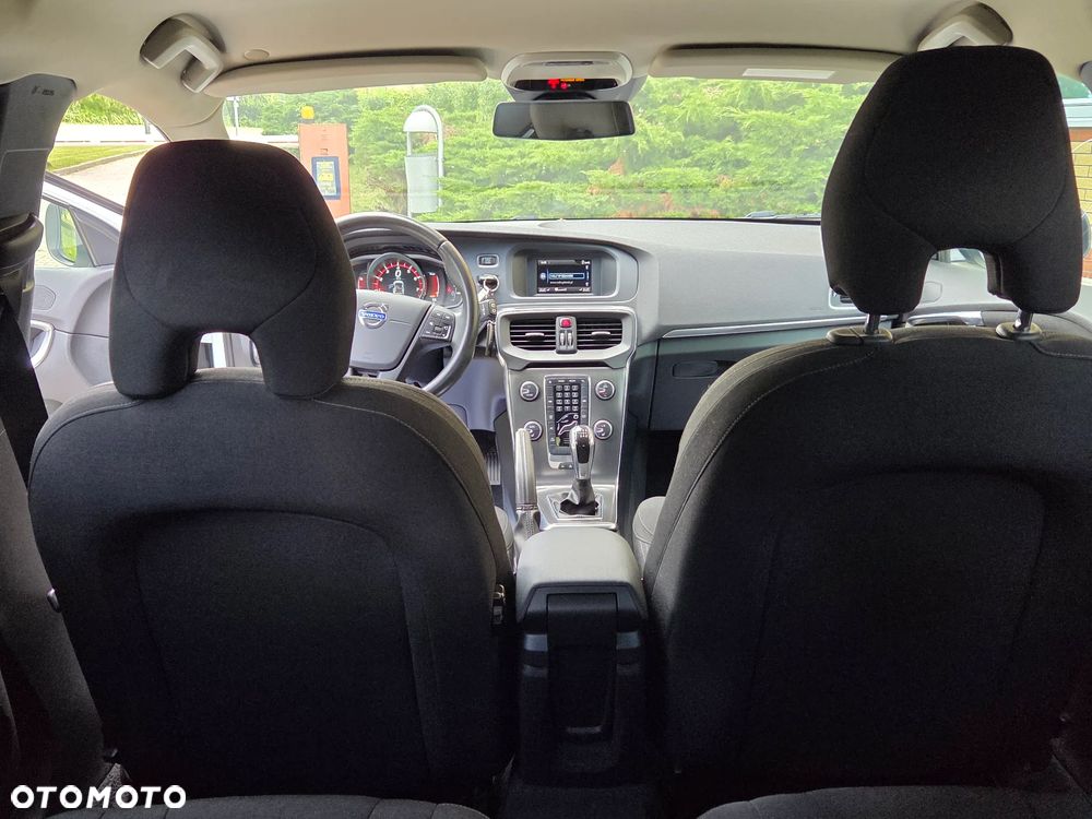 Volvo V40 T2 Momentum - 29