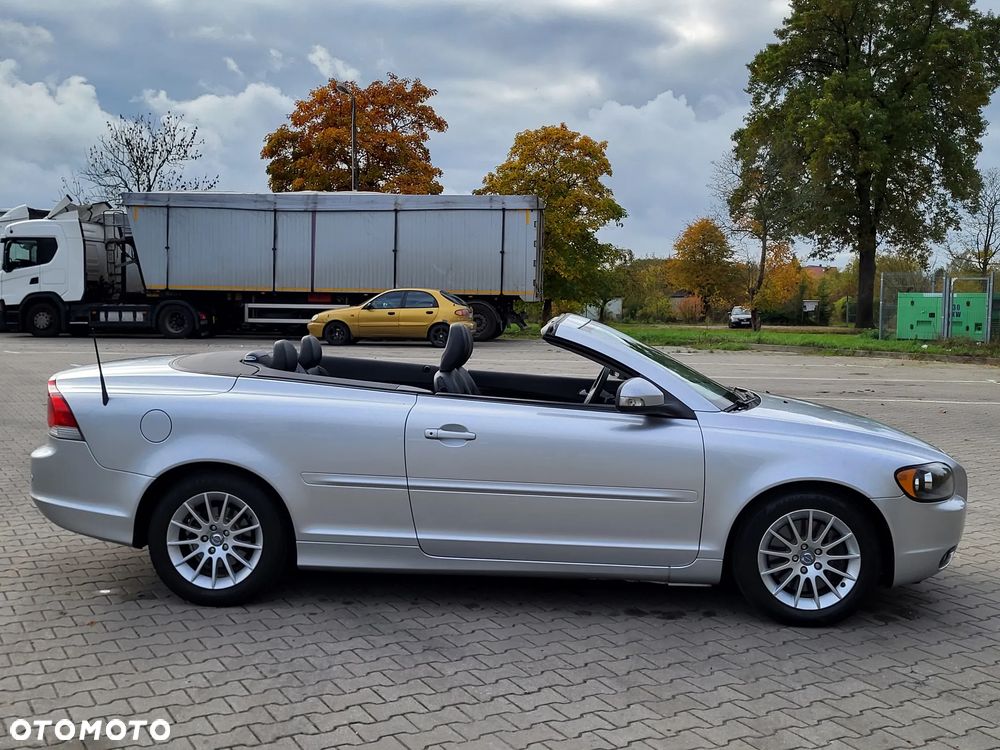 Volvo C70 2.0D Momentum - 9