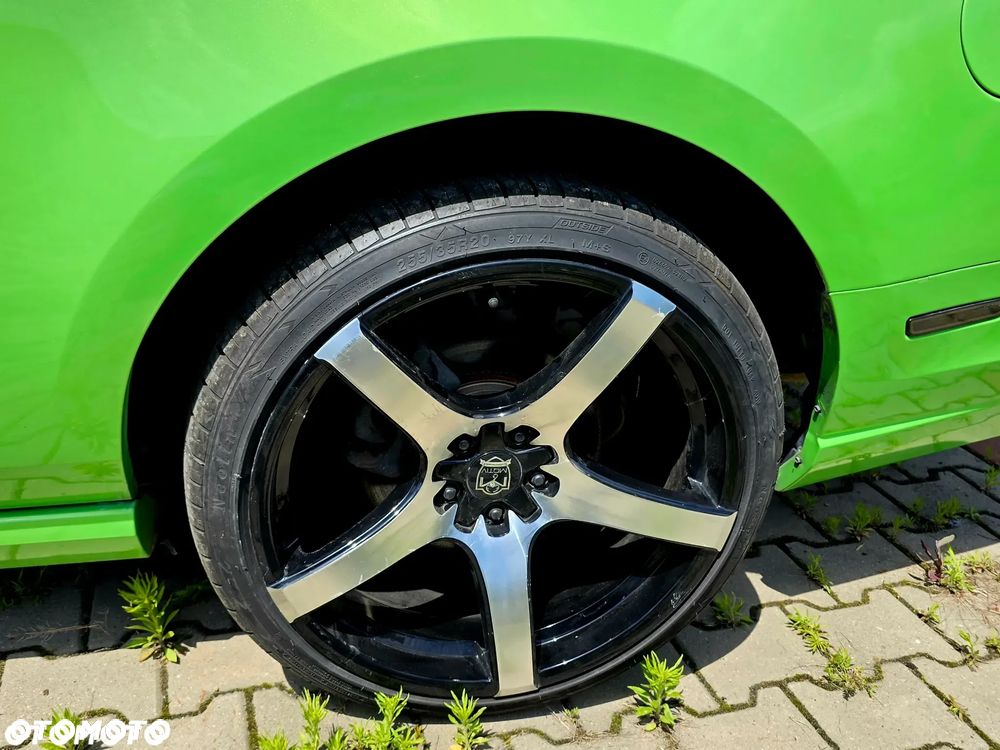 Ford Mustang - 4