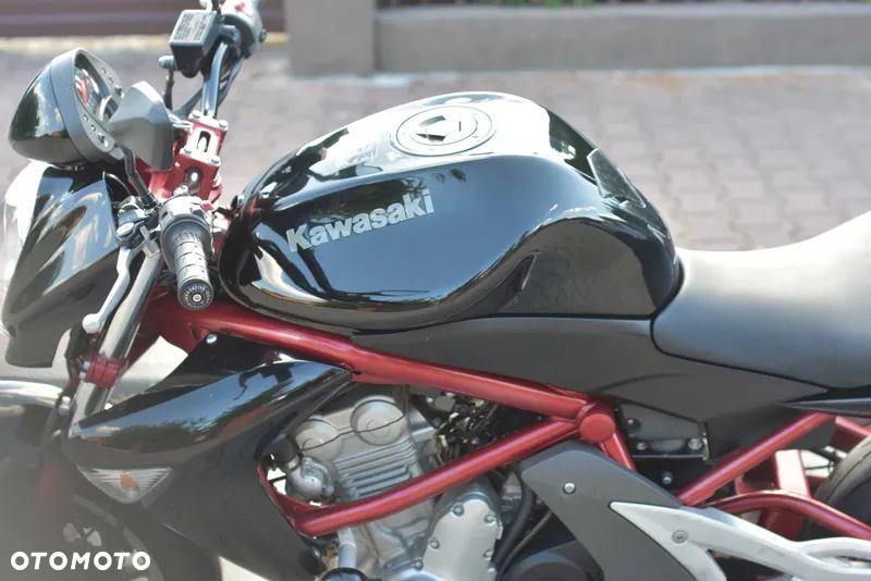 Kawasaki ER - 27