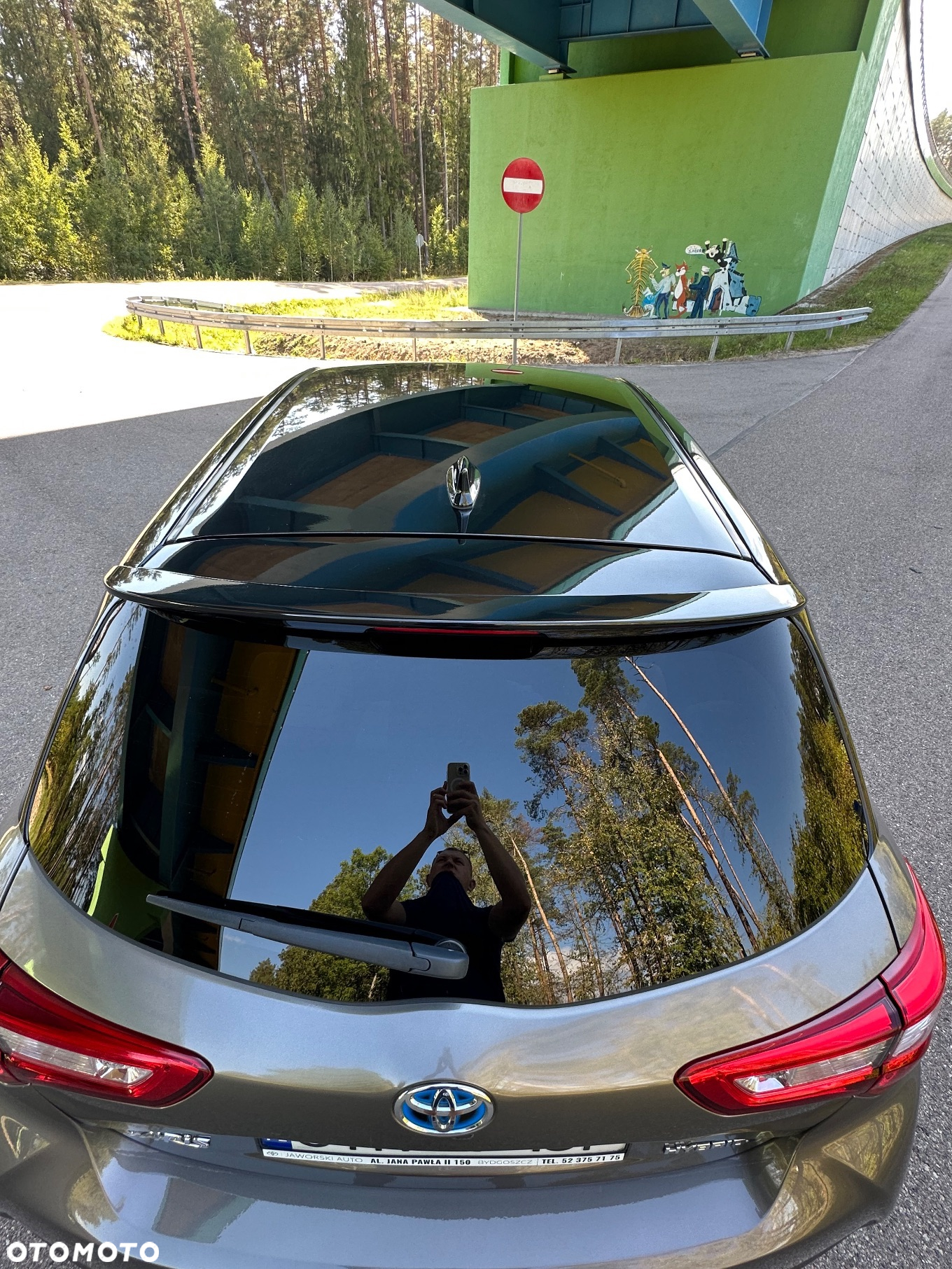 Toyota Yaris Hybrid 100 Selection Platinum - 8