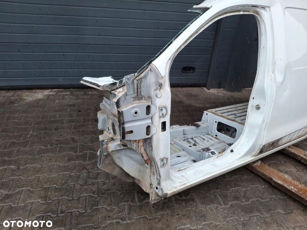 DACIA DOKKER BOK LEWY BŁOTNIK LEA STRONA - 2