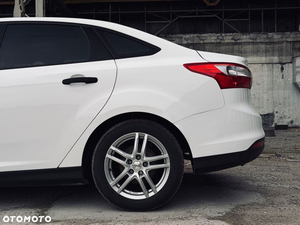 Ford Focus 1.6 Ambiente Start - 10