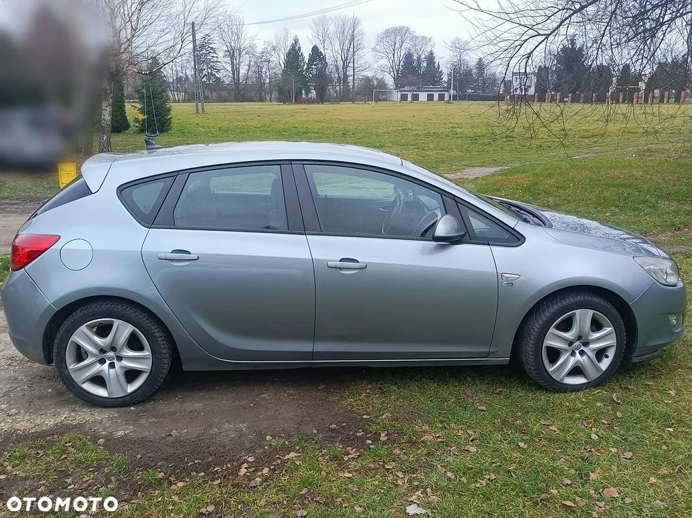 Opel Astra - 1