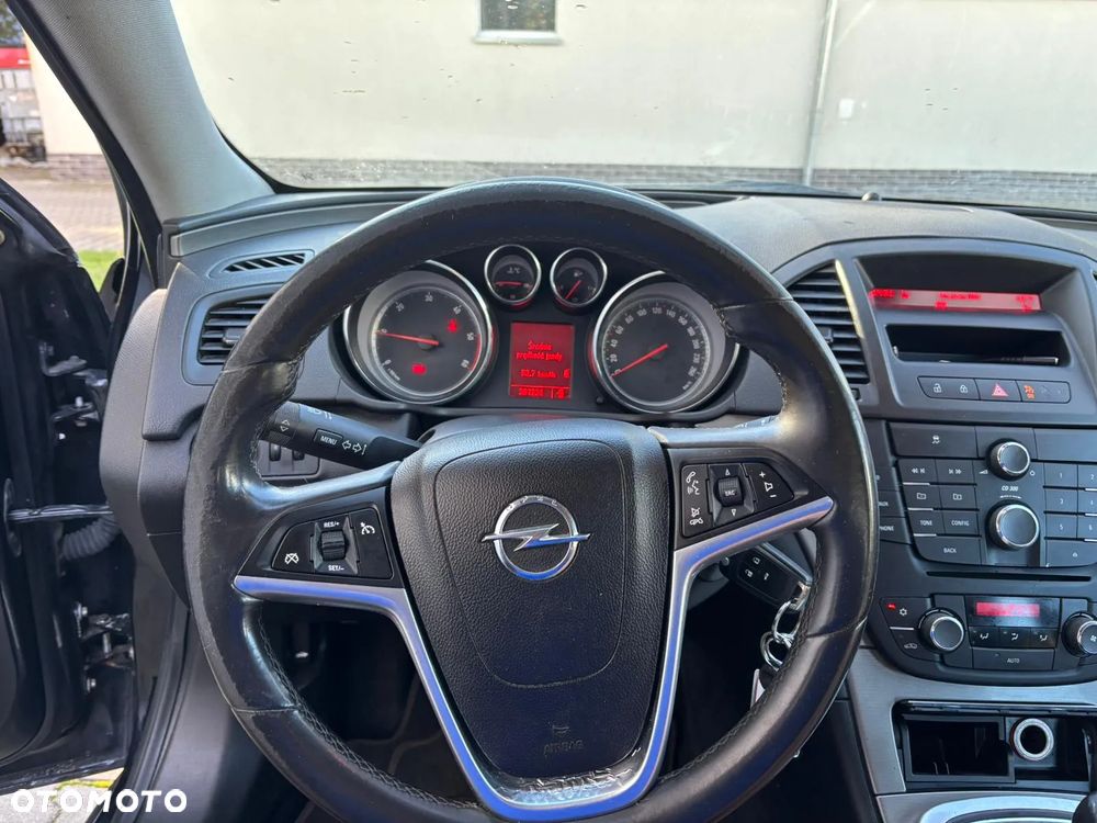 Opel Insignia 2.0 CDTI - 10