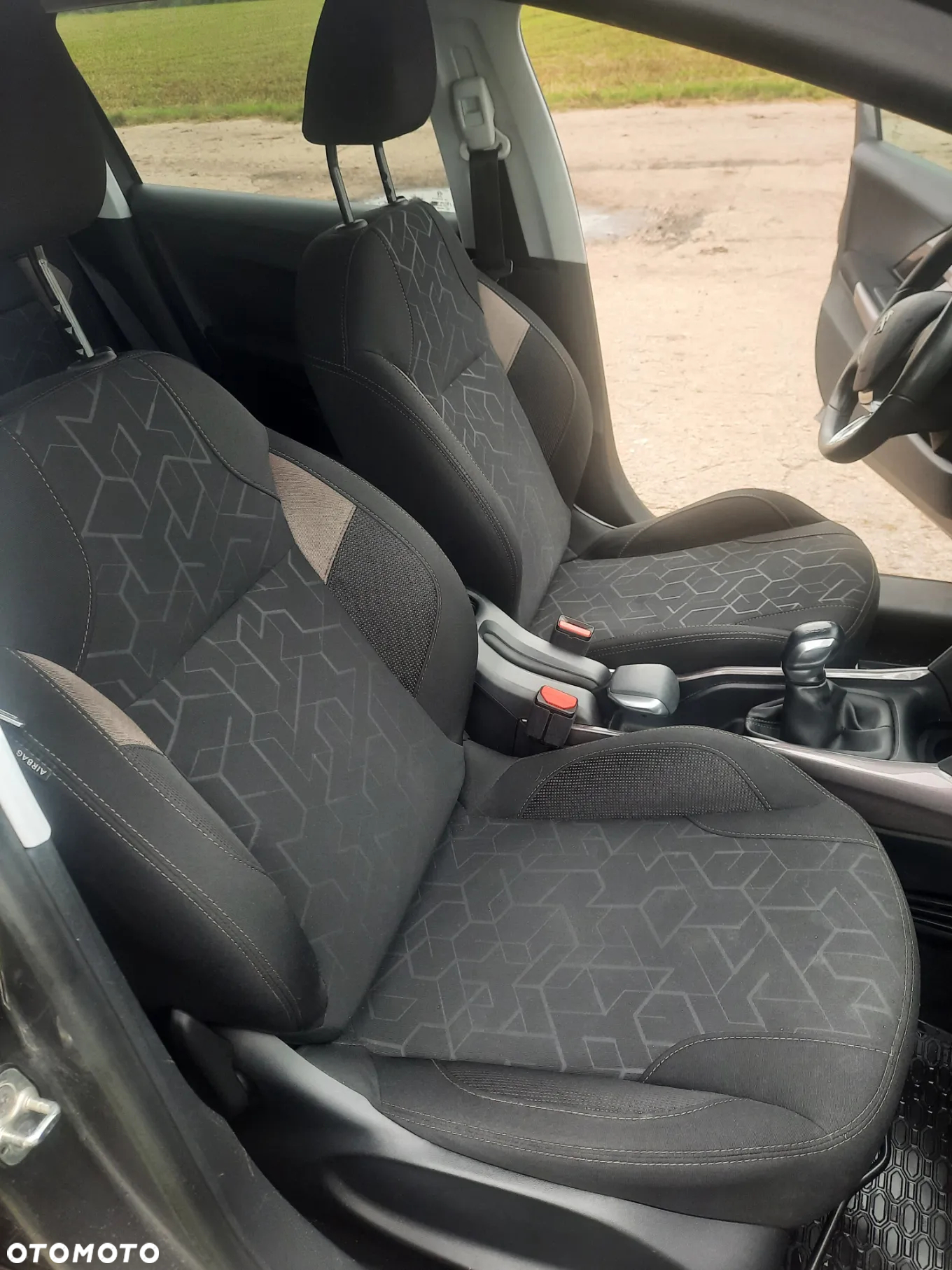 Peugeot 2008 - 13