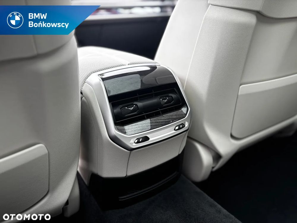 BMW Seria 7 740d xDrive mHEV Nero Lusso Edition sport - 20