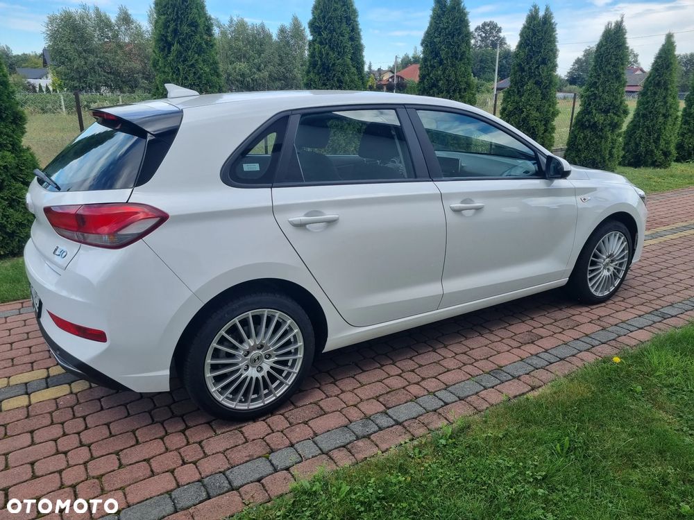 Hyundai i30 1.5 DPI Classic + - 9