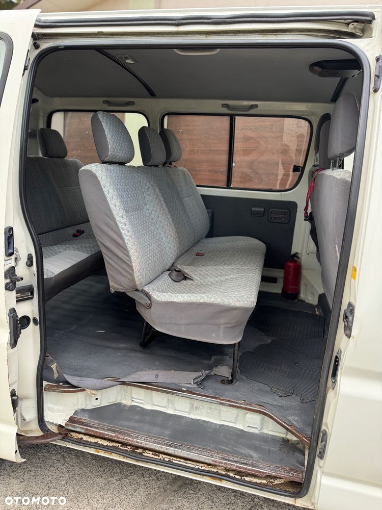 Toyota Hiace Standard - 14