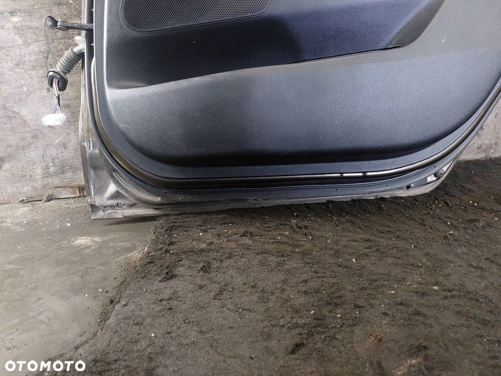 DRZWI KOMPLETNE PRAWY TYŁ KIA CARENS IV LIFT K7N - 9