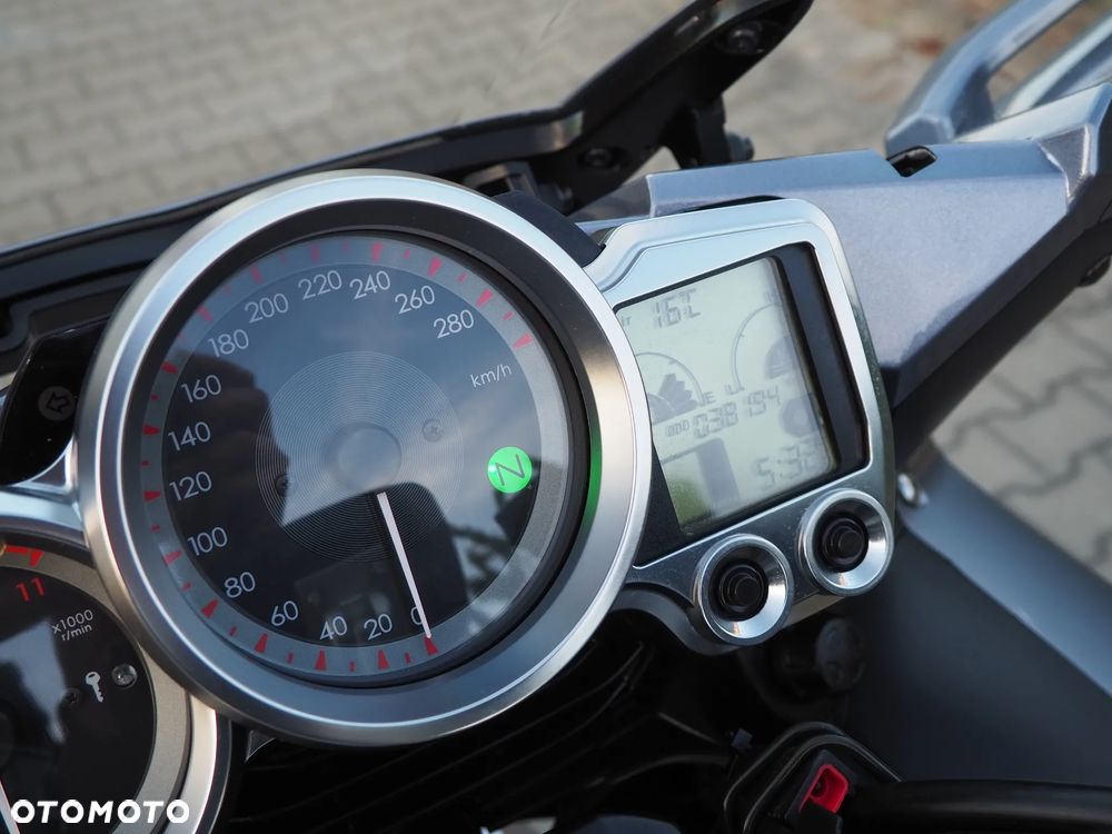 Yamaha FJR - 31