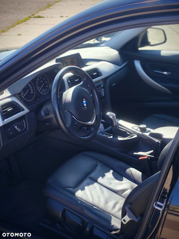 BMW Seria 3 320d xDrive - 3