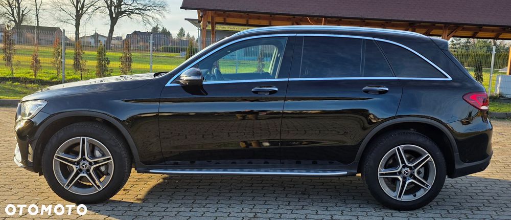 Mercedes-Benz GLC 300 4Matic 9G-TRONIC AMG Line - 9