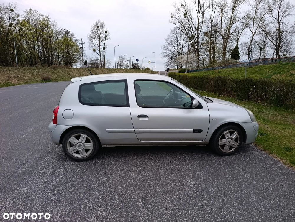Renault Clio - 7