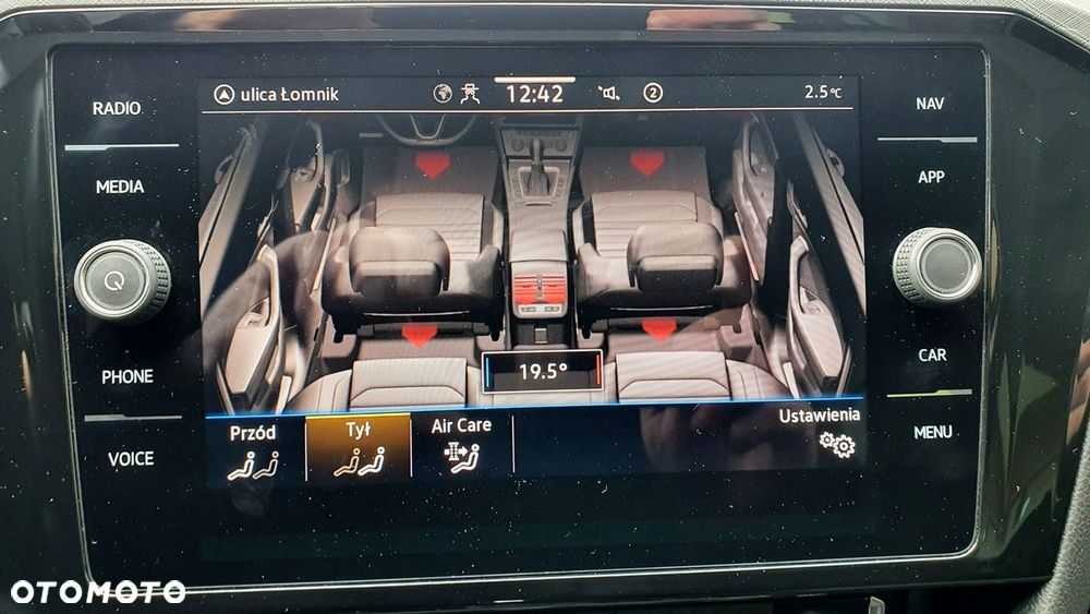Volkswagen Passat - 25