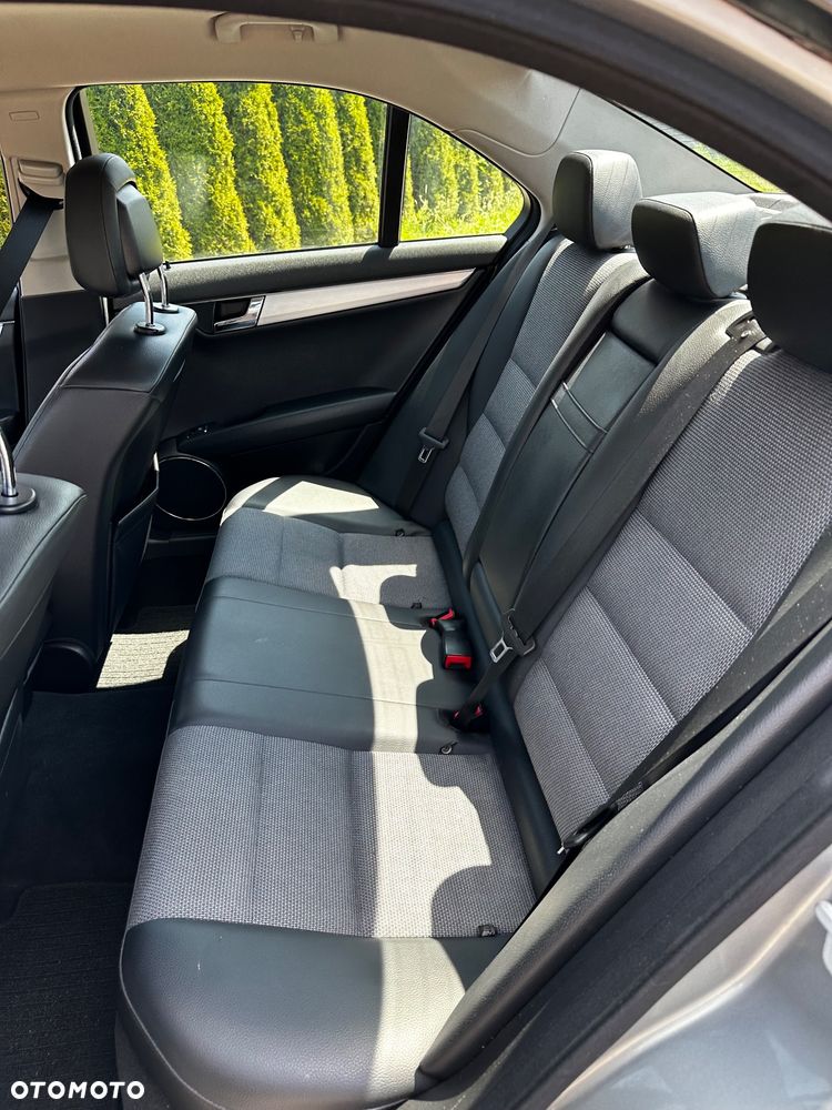 Mercedes-Benz Klasa C 200 Kompressor Avantgarde Sport Edition - 27