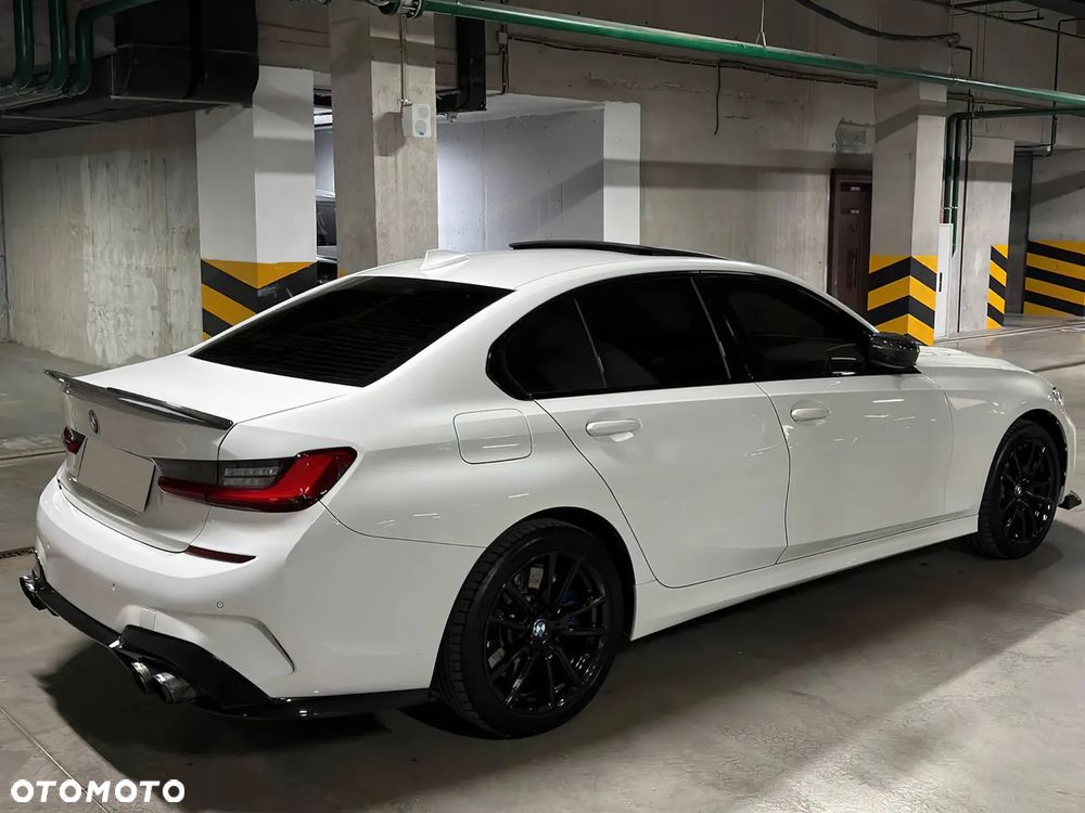 BMW Seria 3 330i xDrive - 4