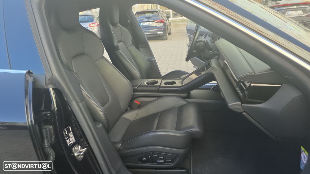 Porsche Taycan 4S - 32