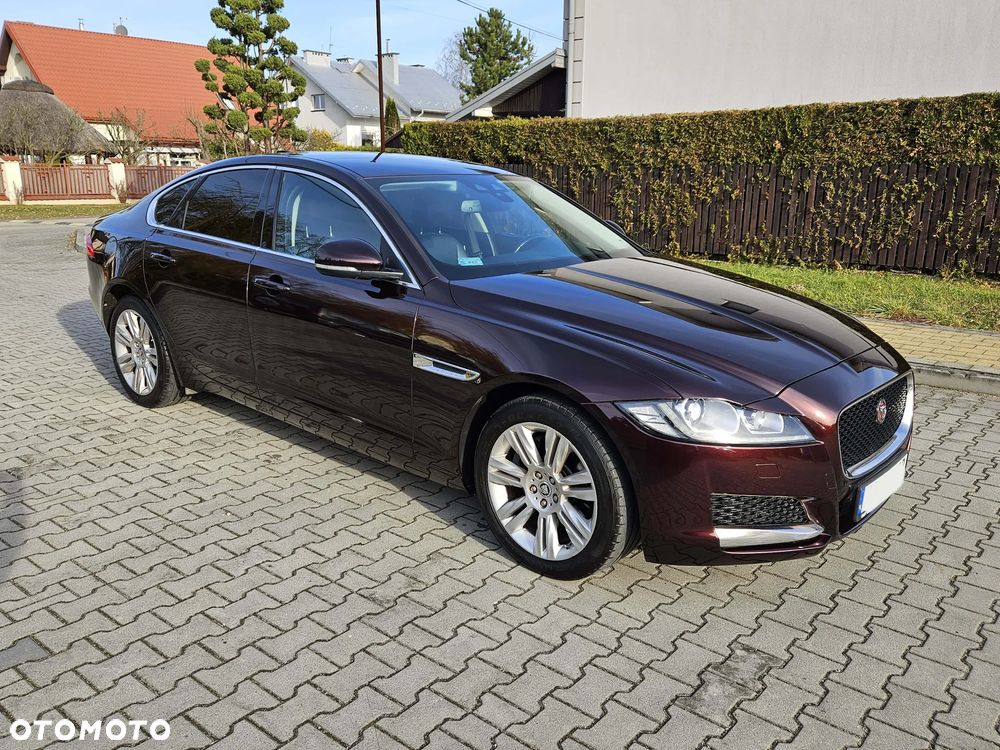Jaguar XF 2.0 i4D AWD Prestige - 4