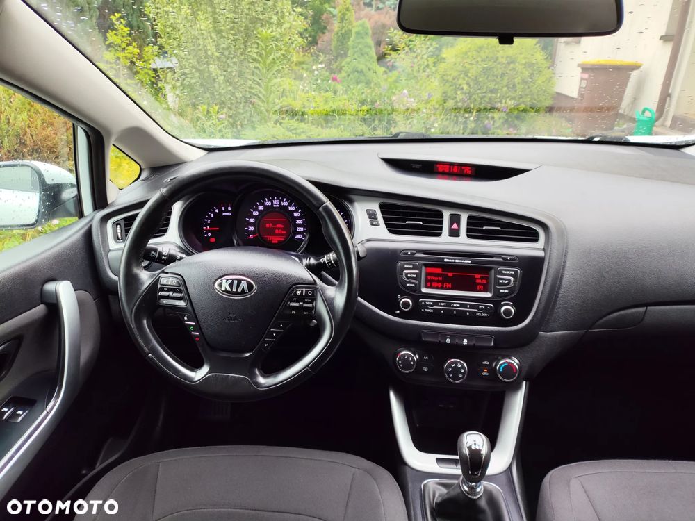 Kia Ceed - 28
