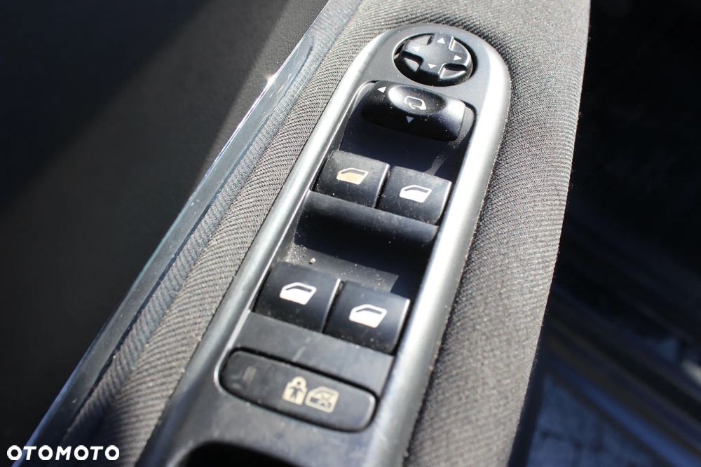 Peugeot 5008 HDI FAP 110 Premium - 14