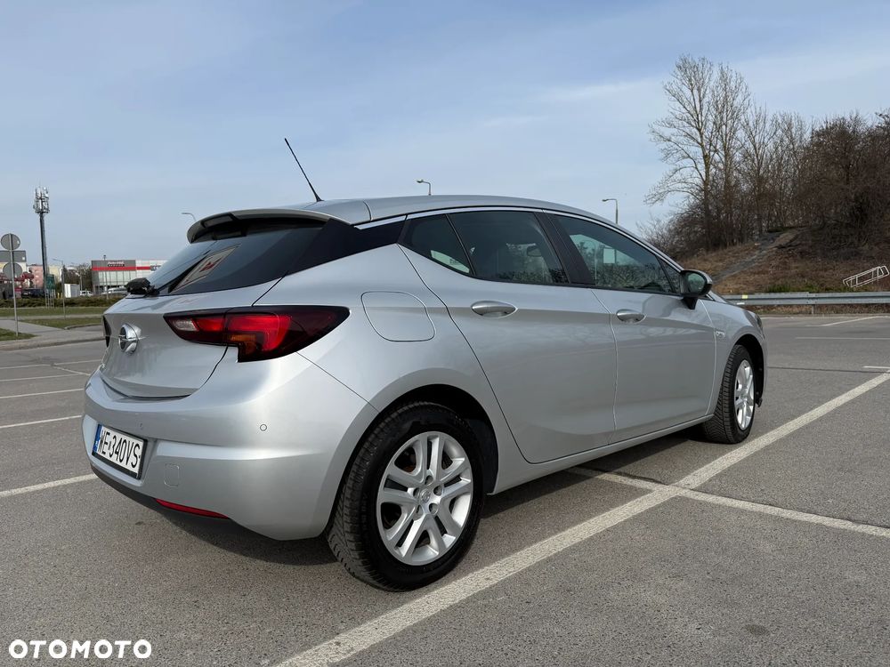 Opel Astra 1.4 T Enjoy S&S - 12