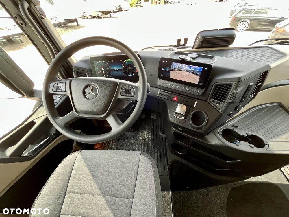 Mercedes-Benz Actros - 12