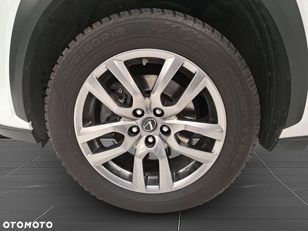 Lexus NX 300h Business Edition AWD - 23