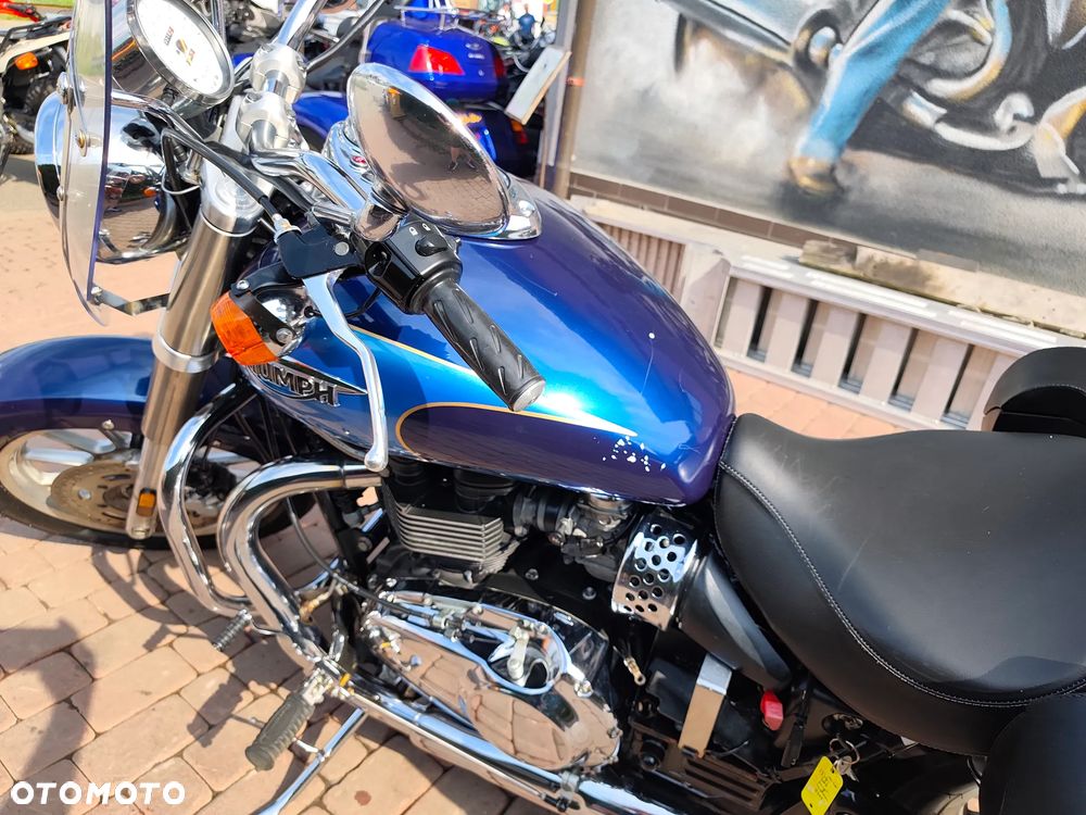 Triumph America - 32