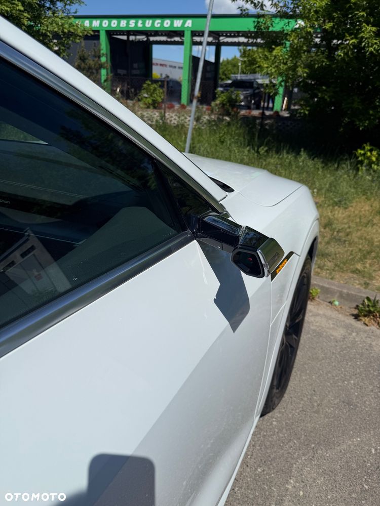 Audi e-tron 55 Quattro S Line - 11