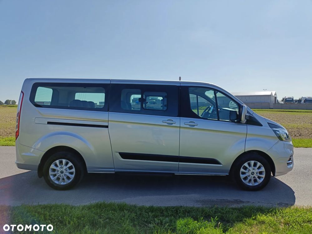 Ford Tourneo Custom - 28