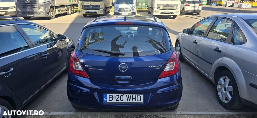 Opel Corsa 1.2i Cosmo - 2