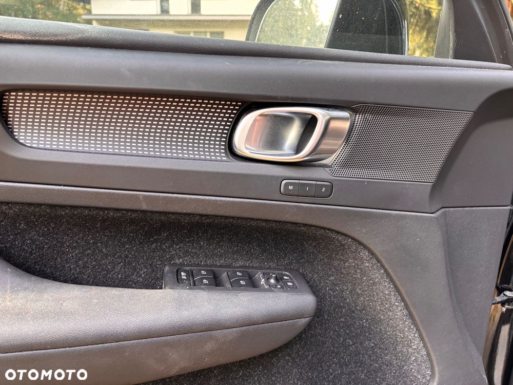 Volvo XC 40 T4 R-Design - 16