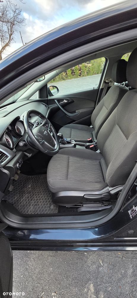 Opel Astra 1.4 Turbo Exklusiv - 26