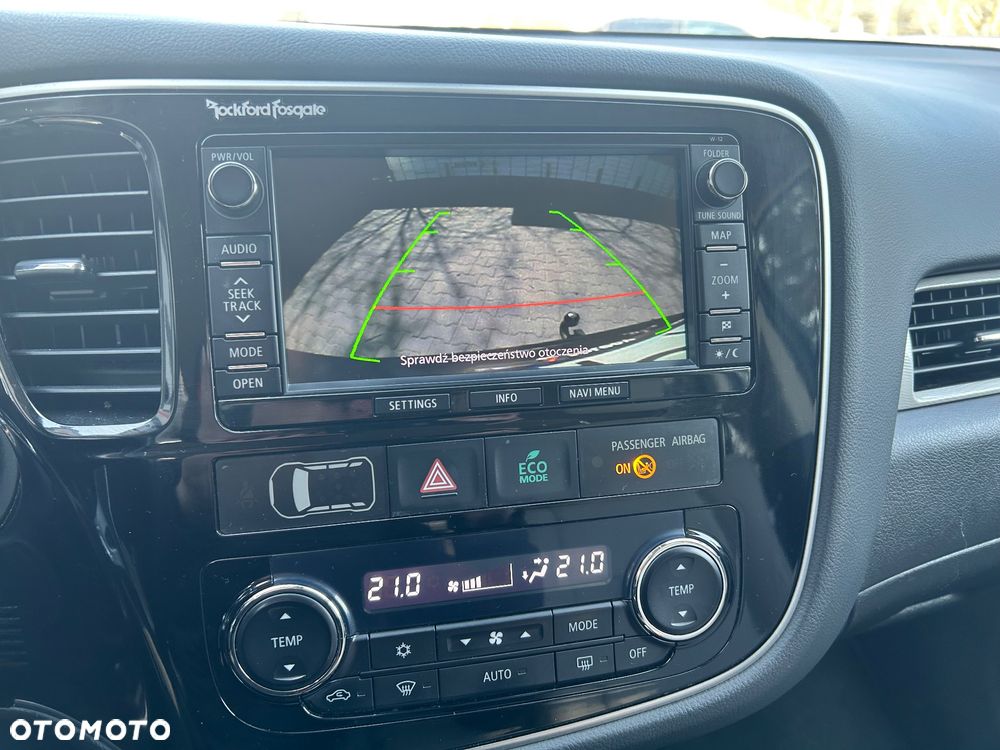 Mitsubishi Outlander Instyle NAVI + - 25